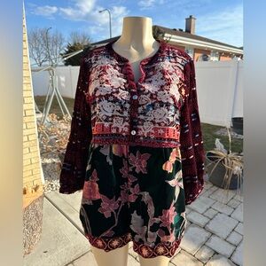 John  Mark Floral Embroidered Women's Top size M